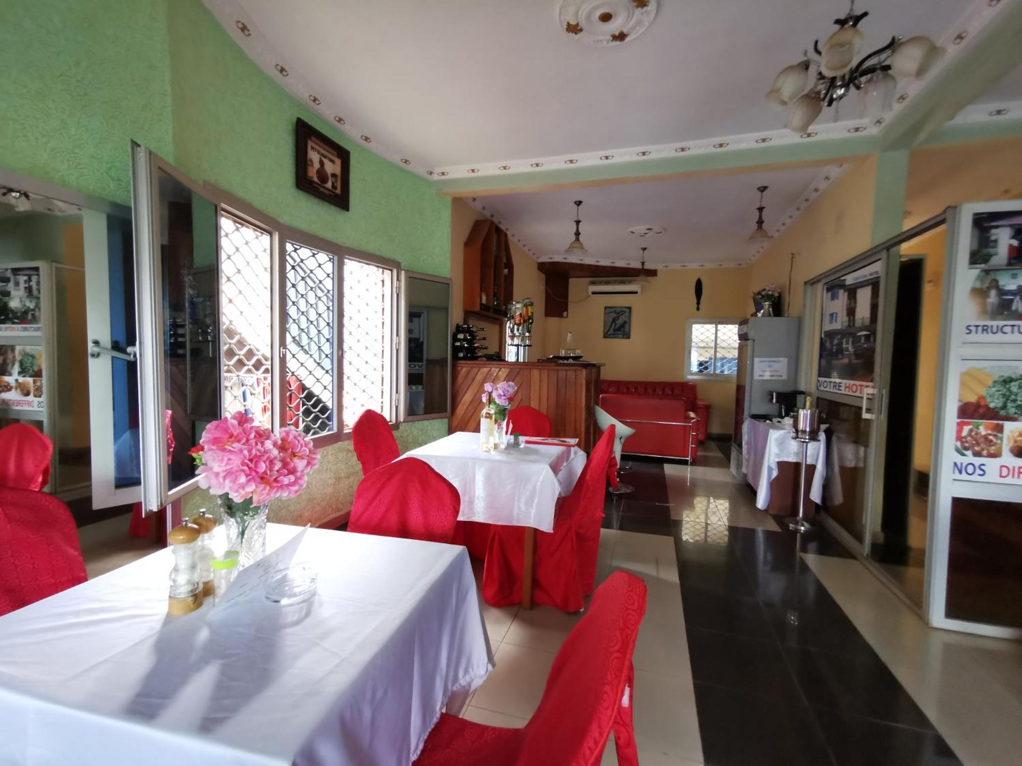 Tchatcha Hotel Yaoundé 外观 照片