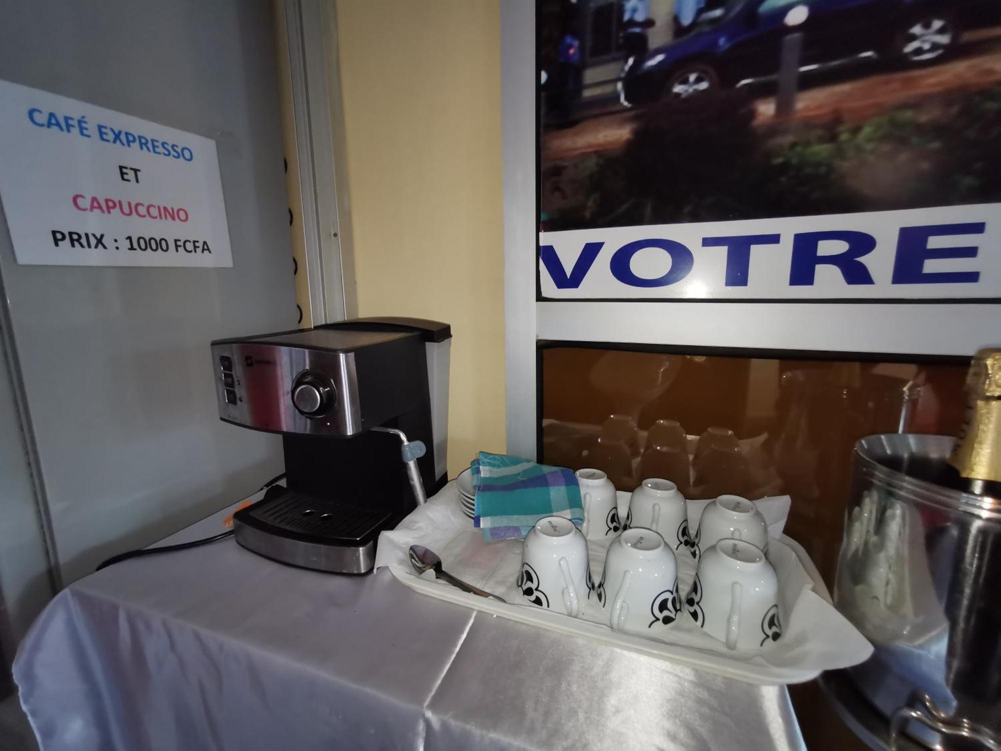 Tchatcha Hotel Yaoundé 外观 照片