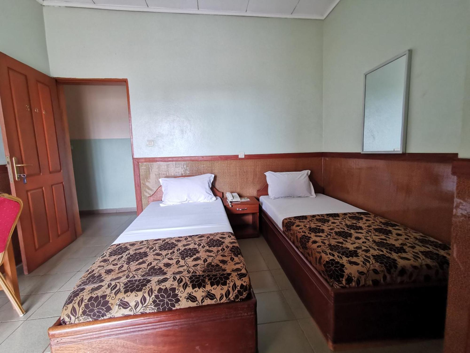 Tchatcha Hotel Yaoundé 外观 照片