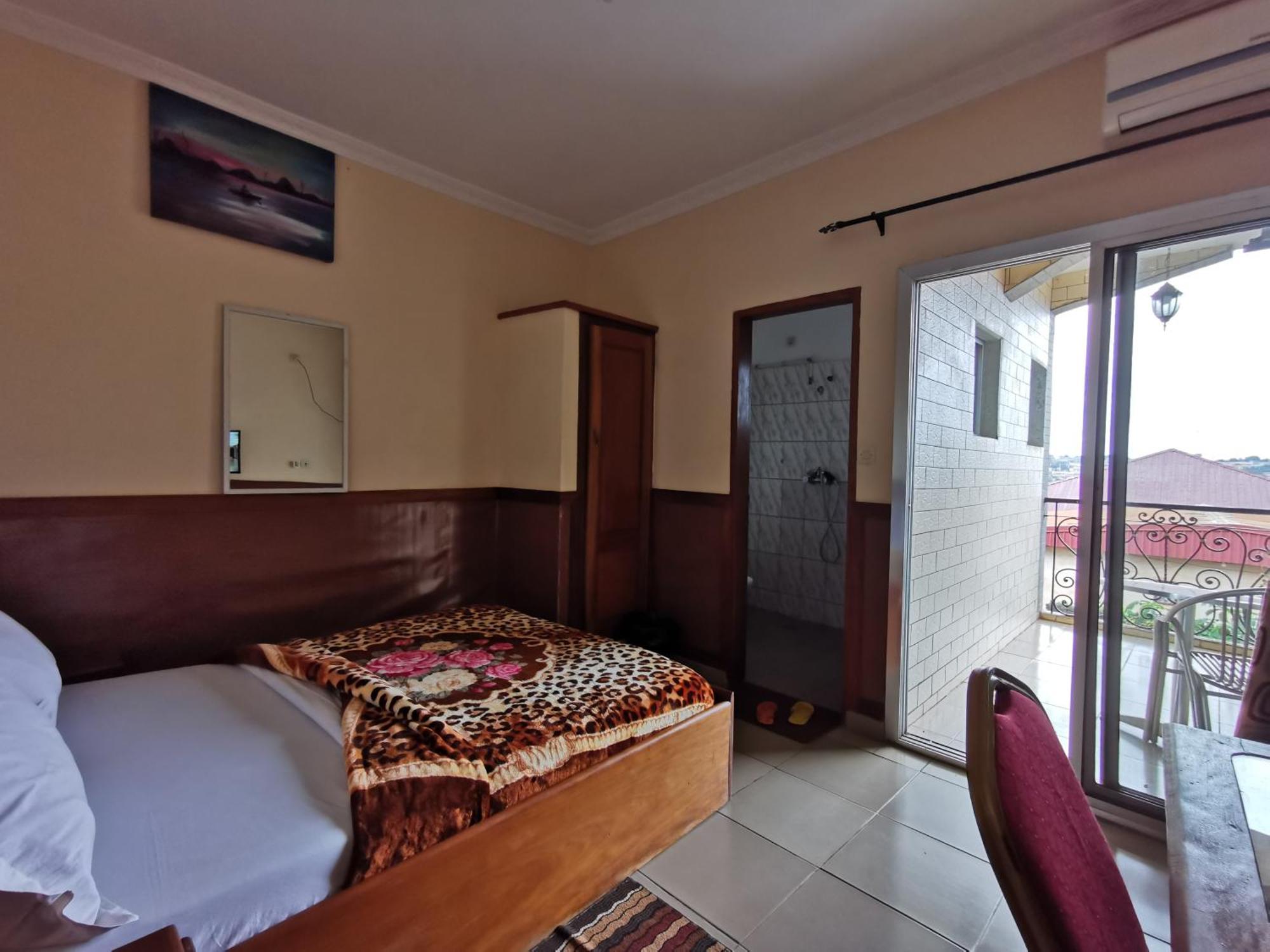 Tchatcha Hotel Yaoundé 外观 照片