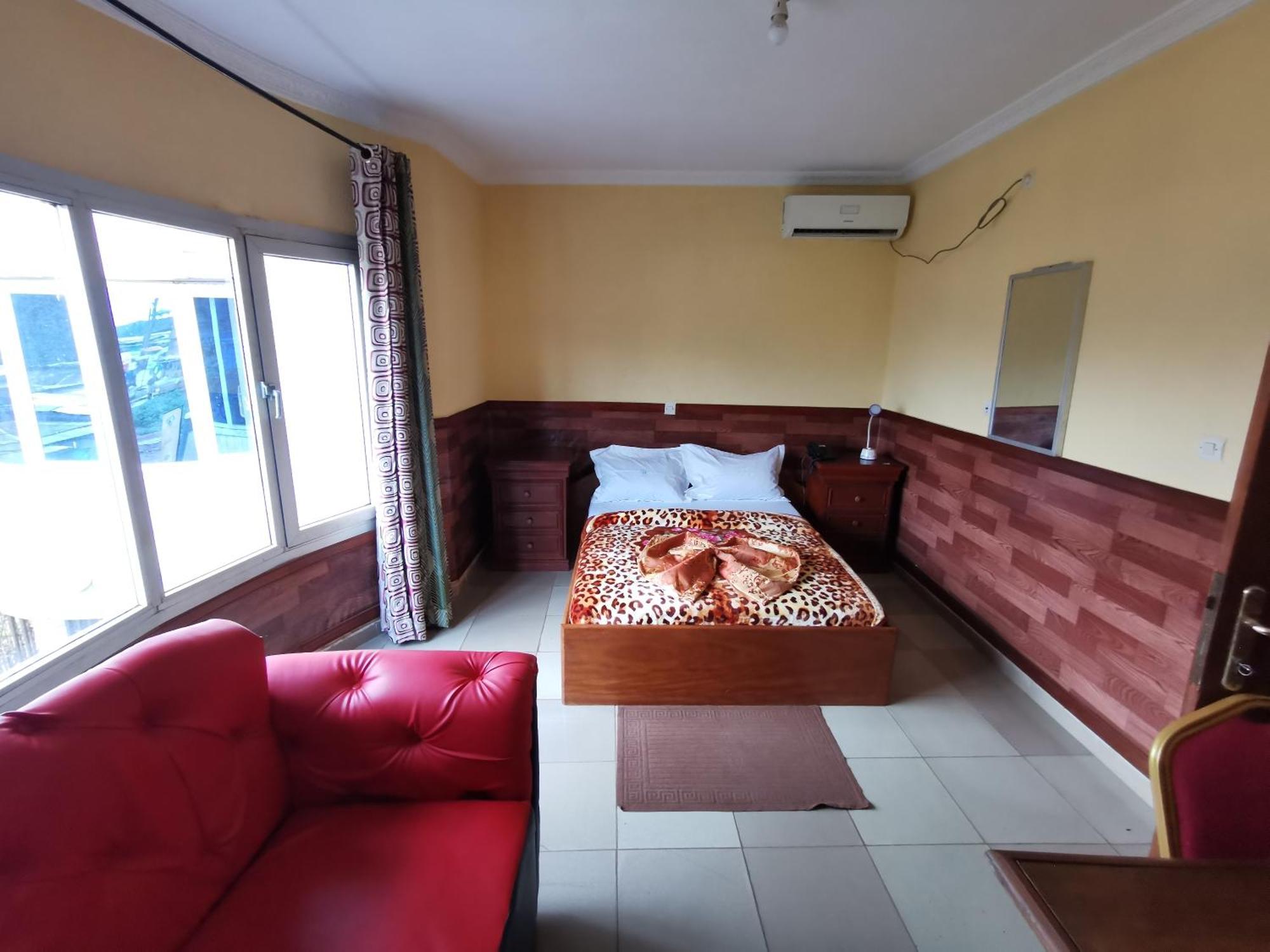 Tchatcha Hotel Yaoundé 外观 照片