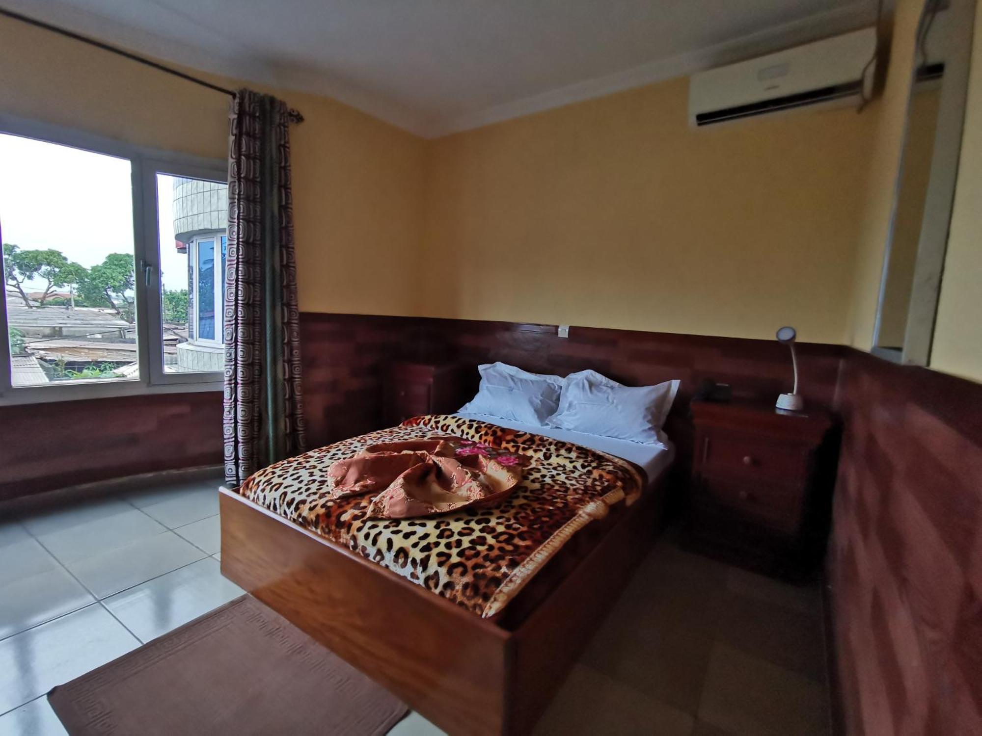 Tchatcha Hotel Yaoundé 外观 照片