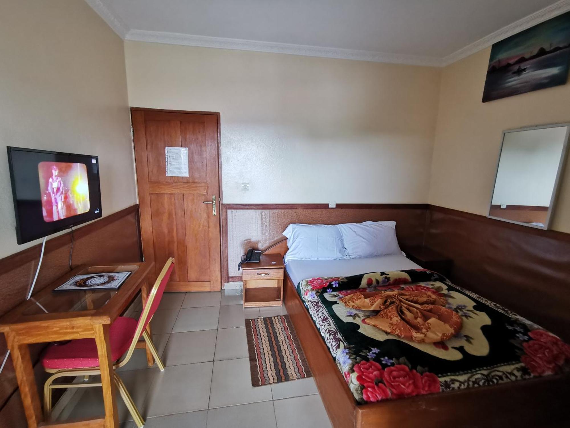 Tchatcha Hotel Yaoundé 外观 照片