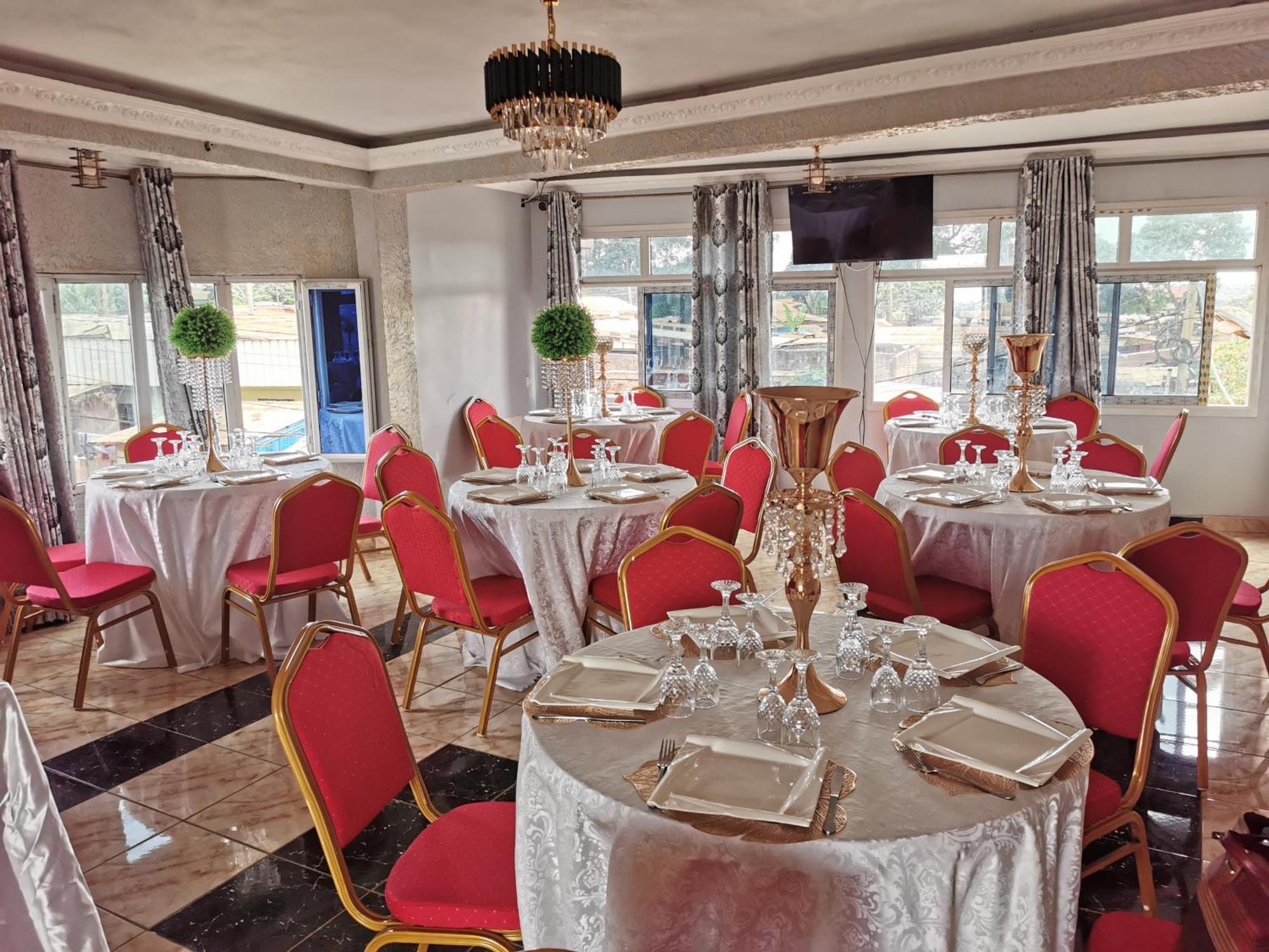 Tchatcha Hotel Yaoundé 外观 照片